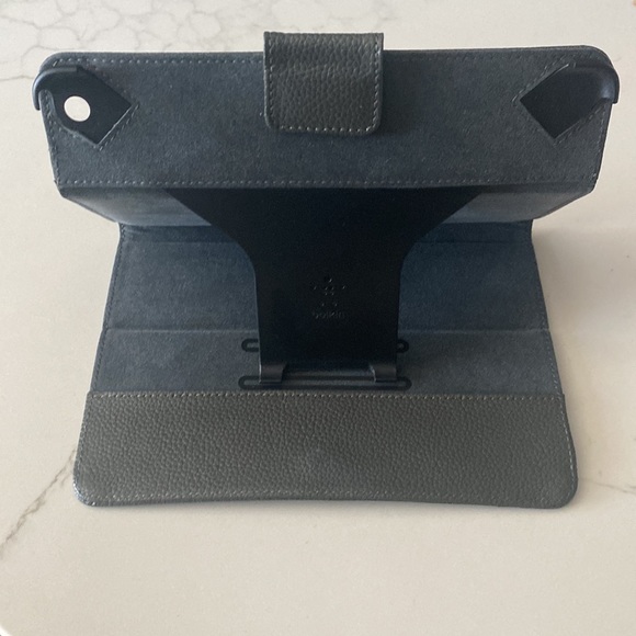 3/$10 Belkin iPad mini pebble gray cover with stand - Picture 2 of 8